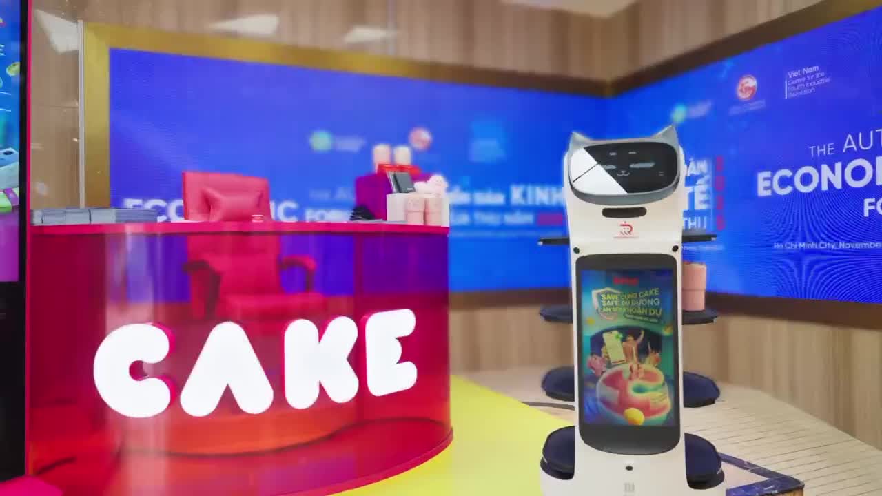 Robot Roboworld tại sự kiện Cake
