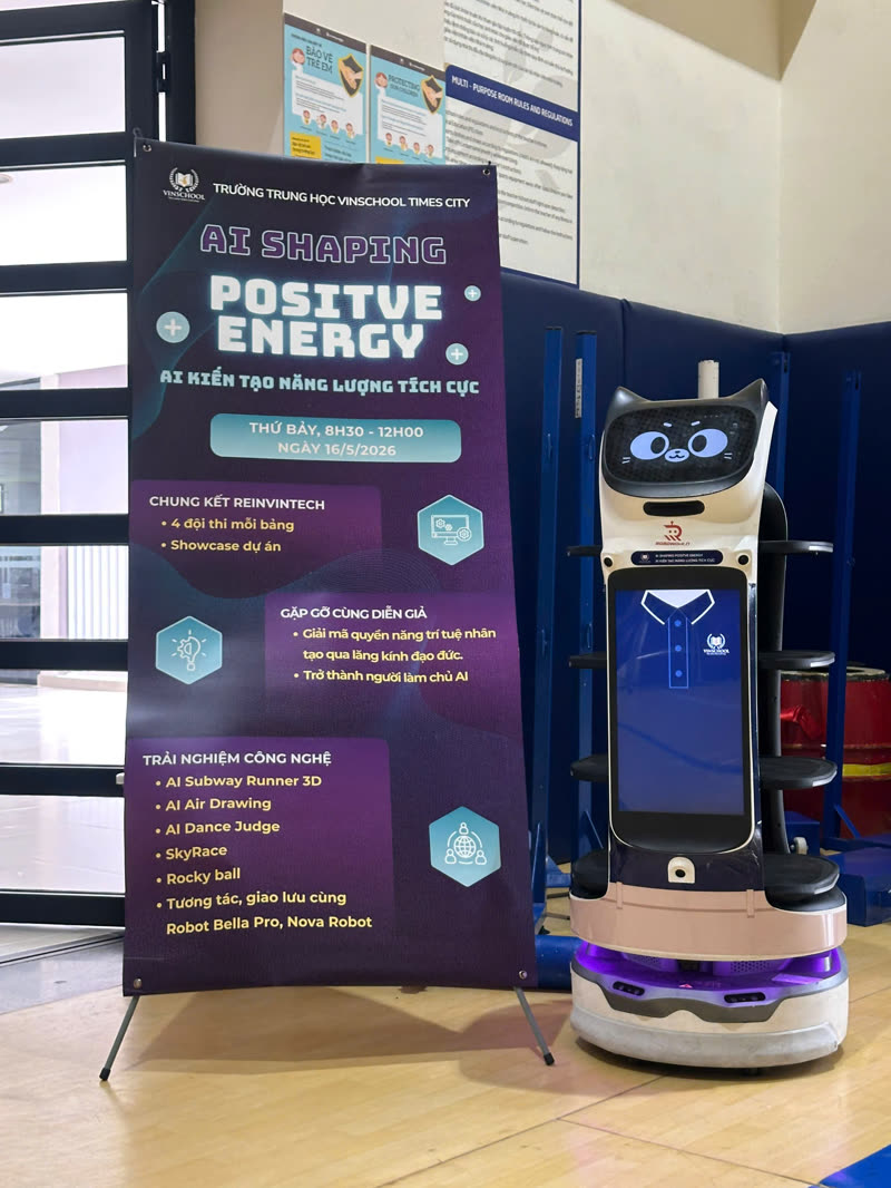 Robot Roboworld tại Vinschool